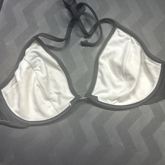 Venus B cup bikin top in black - Picture 2 of 3